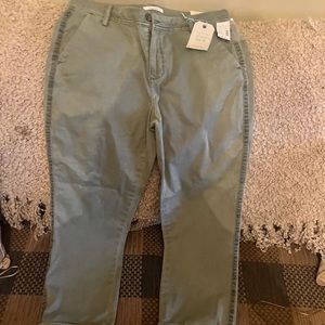 Brand new with tags Womens slouchy cropped chinos rolled cuff size 9/10